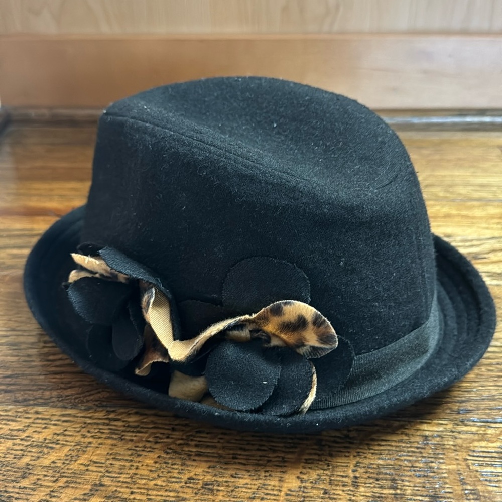 Girls Juniors Black and Cheetah Print Fedora Hat with Flowers Floral
